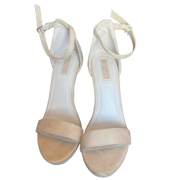 Forever 21 Womens Heels Size 7 Nude Beige Stiletto Wedding Guest Formal Party - Picture 4 of 7
